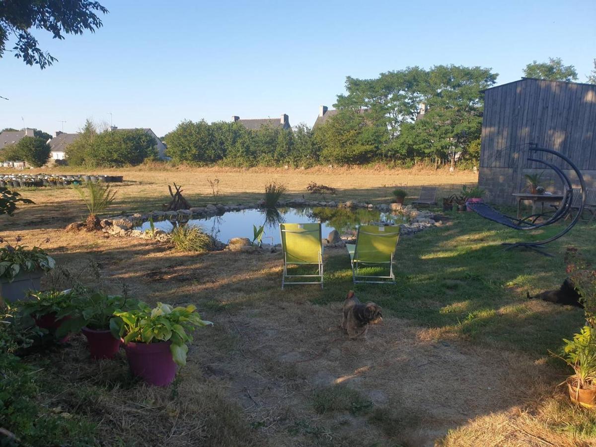 Logement agréable rénové dans une longère Villa Rostrenen Exterior foto